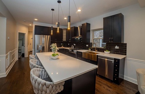 South Chicago House | Spacious 3-Level Home with 4 Bedrooms and Full Kitchen