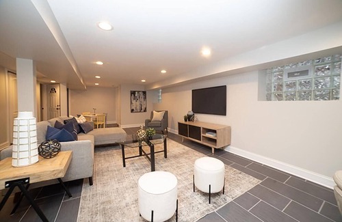 South Chicago House | Spacious 3-Level Home with 4 Bedrooms and Full Kitchen