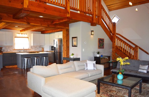 Taos House | Stunning 3 Master Bedrooms with Hot Tub & Breathtaking Views
