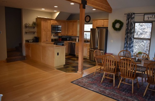 Detroit House | Family-Friendly 4-Bedroom Home with Ocean View, Sleeps 12