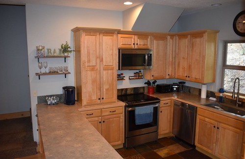 Detroit House | Family-Friendly 4-Bedroom Home with Ocean View, Sleeps 12