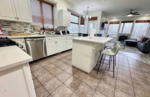 Hatzic House | Family-Friendly 6 Bedroom Home in Hatzic Mission