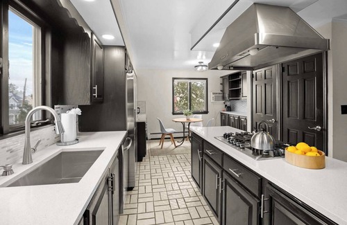 Highlands House | Family-Friendly Mediterranean Retreat in White Plains