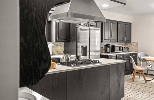 Highlands House | Family-Friendly Mediterranean Retreat in White Plains