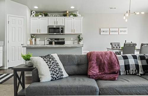 Nampa House | Guest Rated 10/10: Pet-Friendly 3B with Split Floorplan