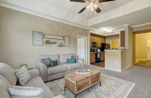 The Colony Apartment | Inviting Retreat with Pool & Hot Tub - Guest Rated 9.8