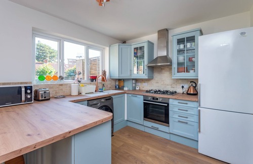 West Hill House | Spacious 3BDR Home with Workspace in Prime Spot