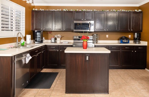 Wetmore House | Ideal 3bdr Retreat near SIX FLAGS & Sea World