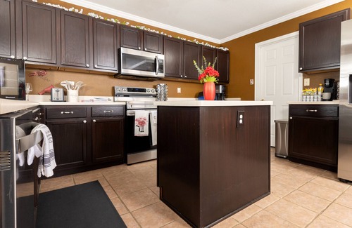 Wetmore House | Ideal 3bdr Retreat near SIX FLAGS & Sea World