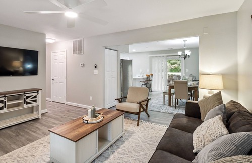 Hanover House | Pet-Friendly 3BR/2BA Near BWI - Rated 10/10 by Guests
