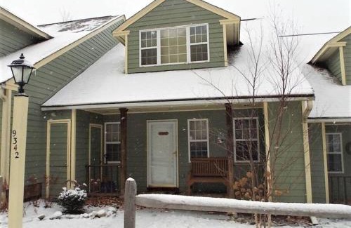 Hancock House | Pet-Friendly 3BR Retreat at Jiminy Mountain Resort