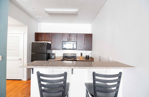 Greeley Apartment | Central 3BR Apartment with Pool and Breakfast Included
