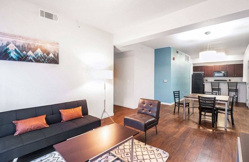 Greeley Apartment | Central 3BR Apartment with Pool and Breakfast Included