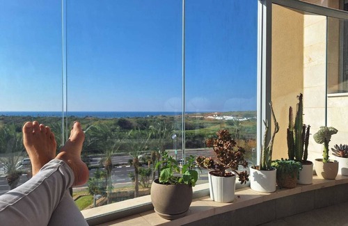 Tel Aviv Apartment | Spacious 3BR apt, large living room, sea view, parking, walk to beach & cafes