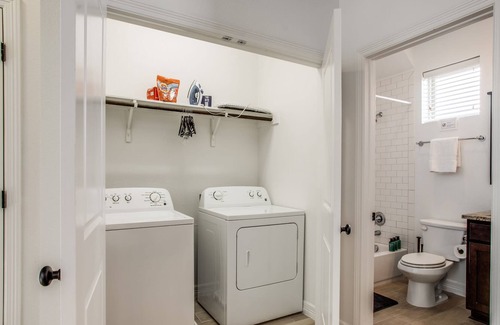 North University House | Spacious 3BR CozySuites in Central Austin by UT 01