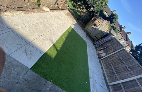 Bensham Manor House | Modern London Three Bed Property with Family-Friendly Amenities