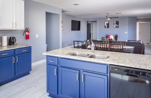 Tucson House | Family-Friendly 3BR Home with Breakfast, Rated 9.4/10