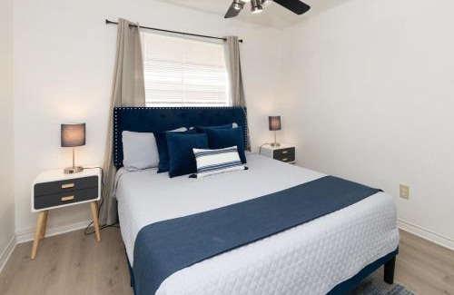 South Arlington House | Spacious 3BR Home for 10 Guests Near Downtown Theme Parks & AT&T Stadium 510