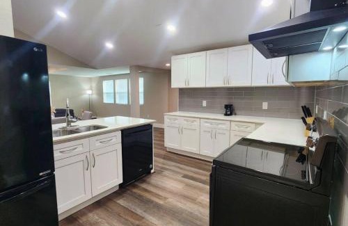 MacGregor House | Spacious 3br Home Office