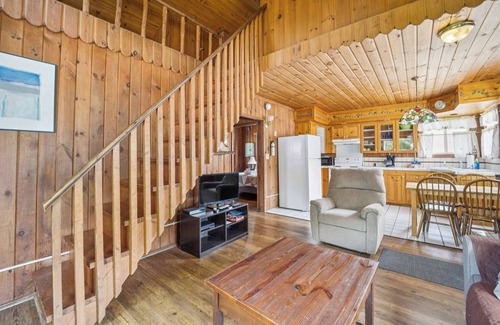 Greenbush Apartment | Spacious 3BR Lakefront Cottage w/Beach Access