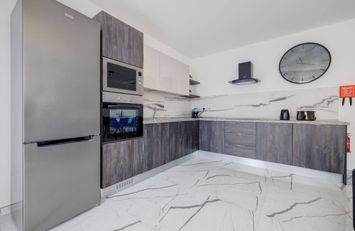 Gzira Apartment | Spacious 3BR Residence by the Promenade