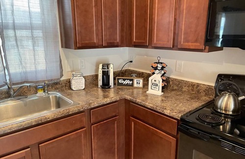 Parker House | Family-Friendly 3 Bedroom Retreat with Pet Welcome & WiFi