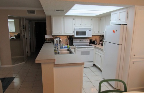 South Padre Island Condo | Prime 3rd Floor Condo near Beach with Pool & Ocean Views