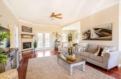 Braden River House | Pet-Friendly Retreat with Pool & Spa near Myakka Park