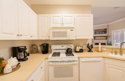 Braden River House | Pet-Friendly Retreat with Pool & Spa near Myakka Park