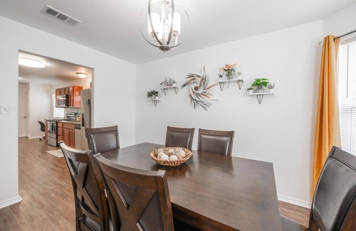 Killeen House | Impressive 4 Bd/2 Ba Home Near Ft. Cavazos with Hot Tub