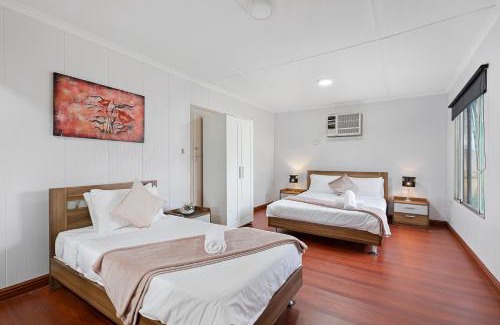 Strathmerton House | Pet-Friendly Retreat: 4 Bedrooms by the Murray River