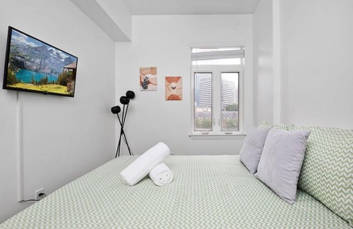 Charlotte Center City Apartment | Convenient 4 Bed Stay - Near Stadium with Free Parking
