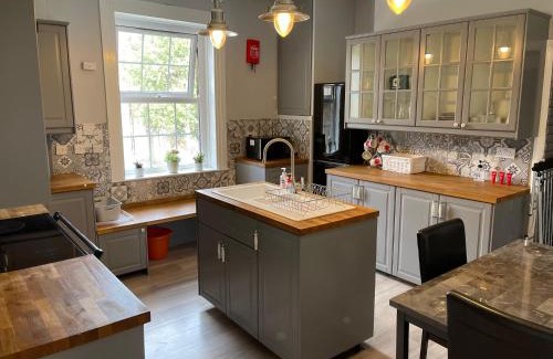Maidstone House | Family-Friendly 4-Bed Holiday Home in Maidstone's Center
