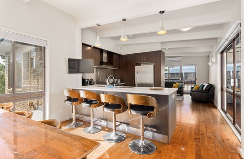 Capel Sound House | Beachside 4-Bed Home with Private Pool and Ocean View