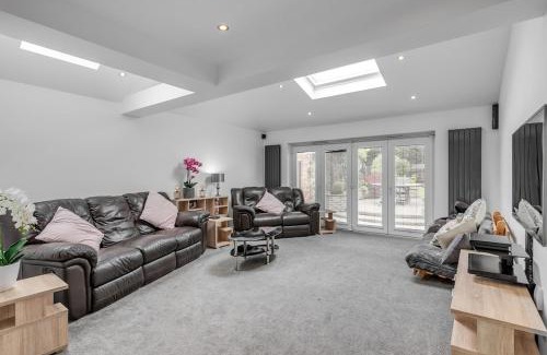 Norwich House | Family-Friendly Lparking Sleep7 with Perfect 10/10 Rating