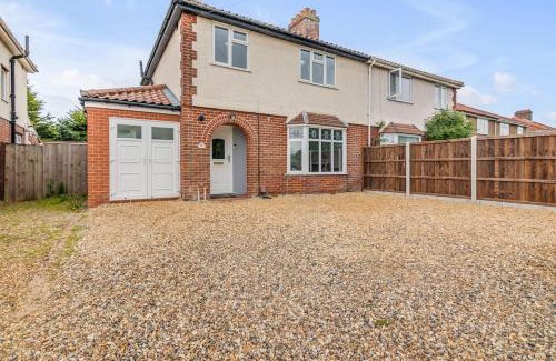 Norwich House | Family-Friendly Lparking Sleep7 with Perfect 10/10 Rating