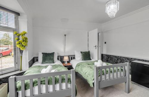 Norwich House | Family-Friendly Lparking Sleep7 with Perfect 10/10 Rating