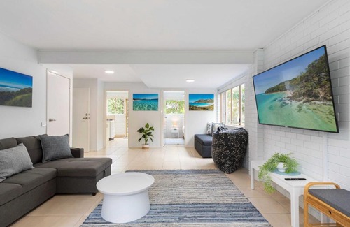 Shelly Beach House | Beachside 4-Bed Retreat with Ocean View Awaits You