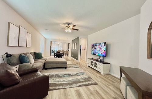 Wellborn House | Spacious 4-bedroom house close to everything in College Station