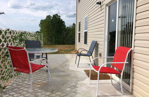 Kings Mountain House | Immaculate 4-Bedroom Mountain Retreat with Pet-Friendly Perks