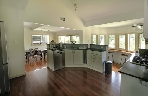 Coomba Park House | Family-Friendly 4 Bedroom Home with Private Pool & Hot Tub