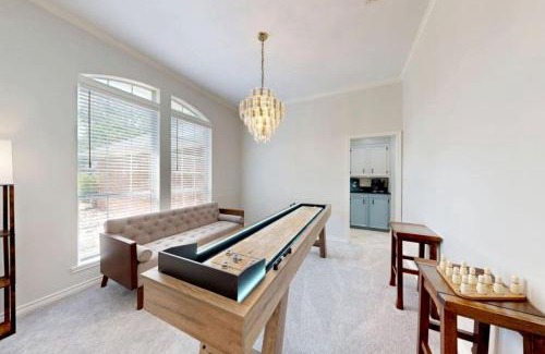 Glenhaven House | Spacious 4-Bedroom Home with Game Room Near Texas A&M in College Station, Texas