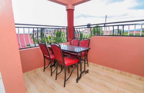 Naivasha Villa | Spacious 4-bedroom apartment in Naivasha close to Hells Gate National Park