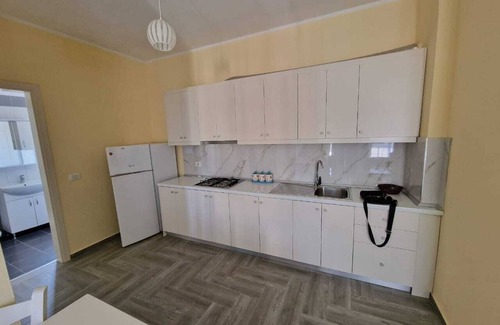 Radhime Apartment | Spacious 4-bedroom apartment with AC, WiFi in brilliant Radhimë