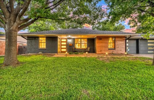 Coronado Hills House | Spacious 4-Bedroom Austin Home with Patio, BBQ, & Great Location Near Mueller and North Loop