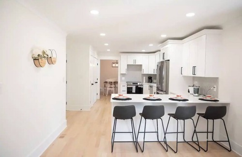 Matthews House | Pet Friendly Southern Cape Cod Home with Lake View