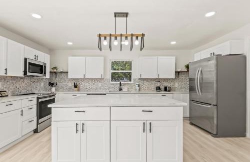 McKinney House | Spacious 4 Bedroom Family Retreat in the Heart of McKinney, TX