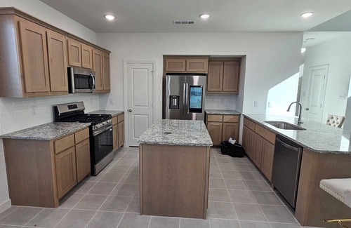 Forney House | Spacious 4-bedroom house with WiFi, AC in brilliant Mesquite