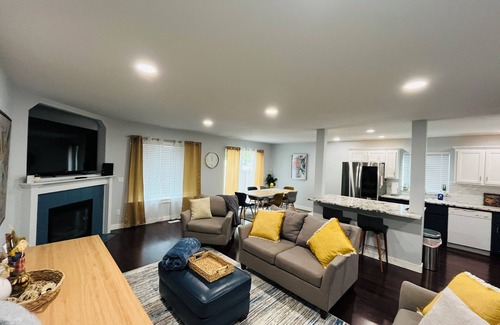 South Hill House | Spacious 4-bedroom house with AC and WiFi in serene Puyallup