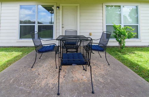 Southeast Houston House | Spacious 4-bedroom house in wonderful Houston with WiFi, AC